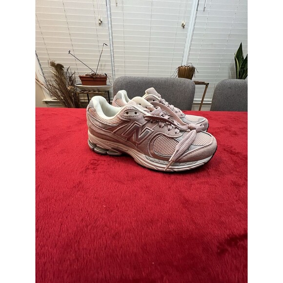 New Balance 2002R Pink Sand White ML2002R4 Youth Size 4 - Picture 3 of 13